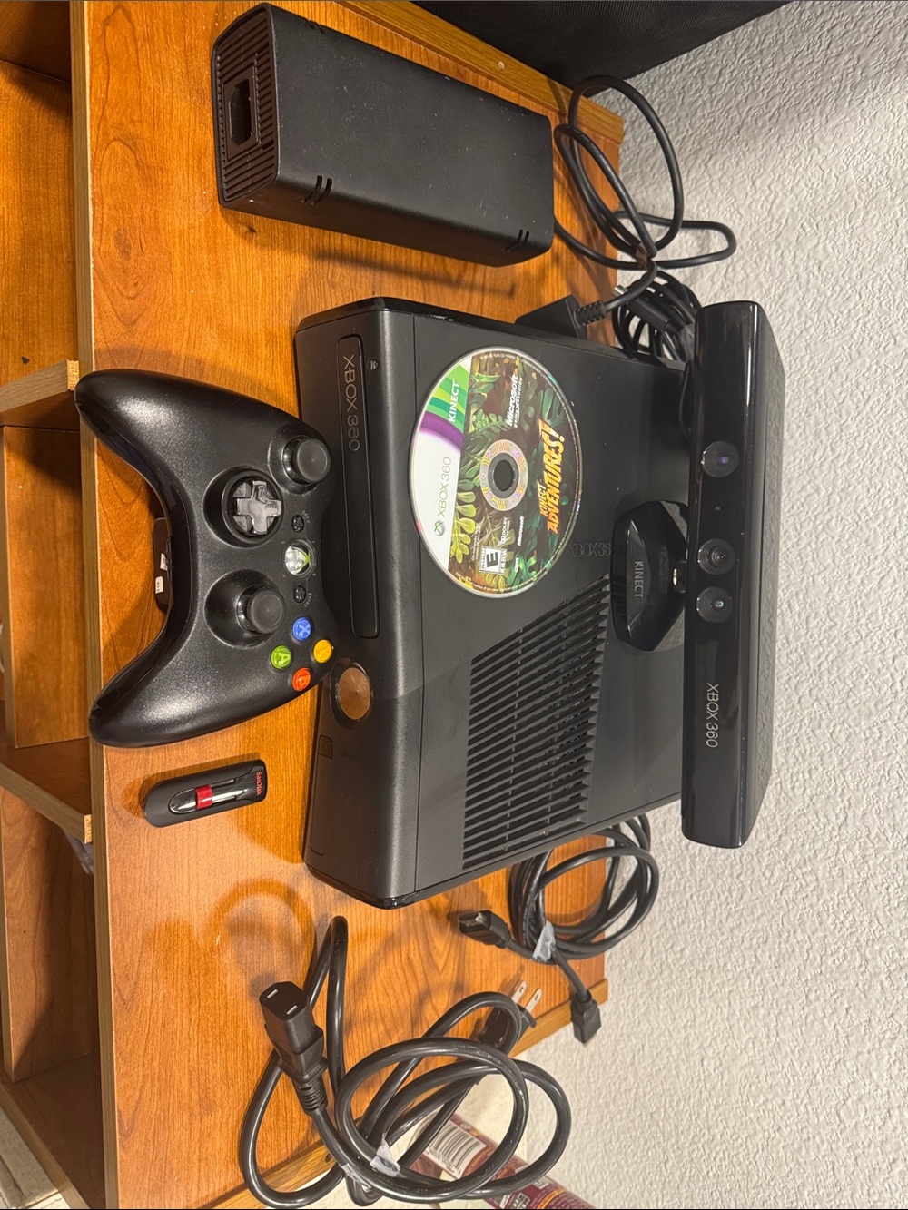Xbox 360 E console bundle with Kinect Sensor and Wireless Controller - Black